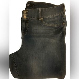 Torrid size 22 R women’s jegging. Faux front pockets.